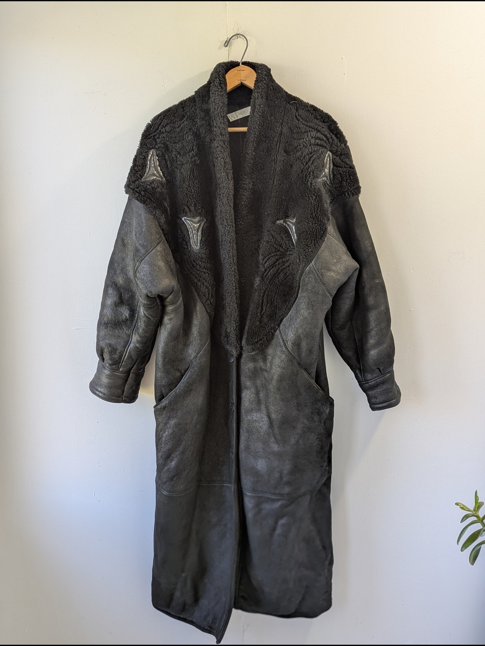 Vintage Faux Leather Shearling Long Coat Women's Leaf Detail Black